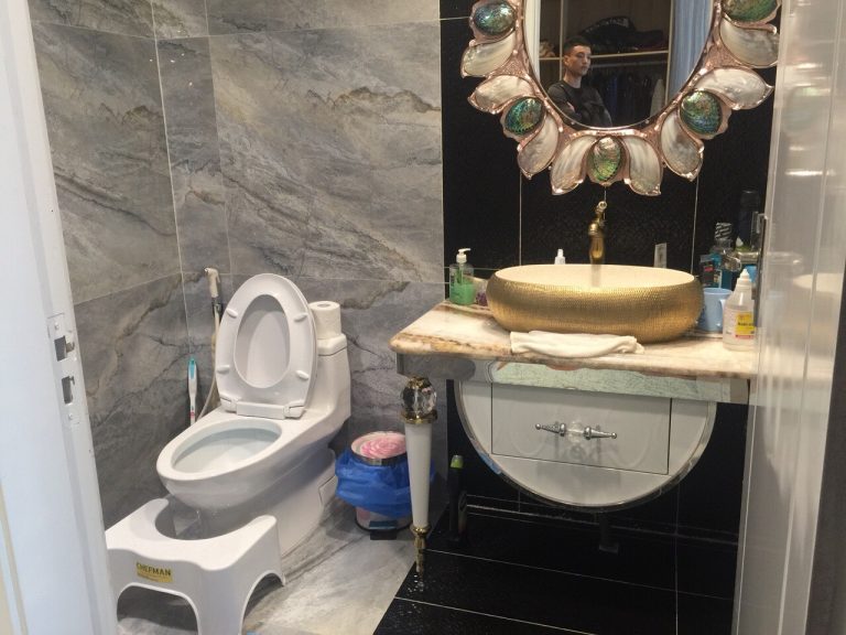 Phòng tắm nhà mẫu Mipec Rubik 360