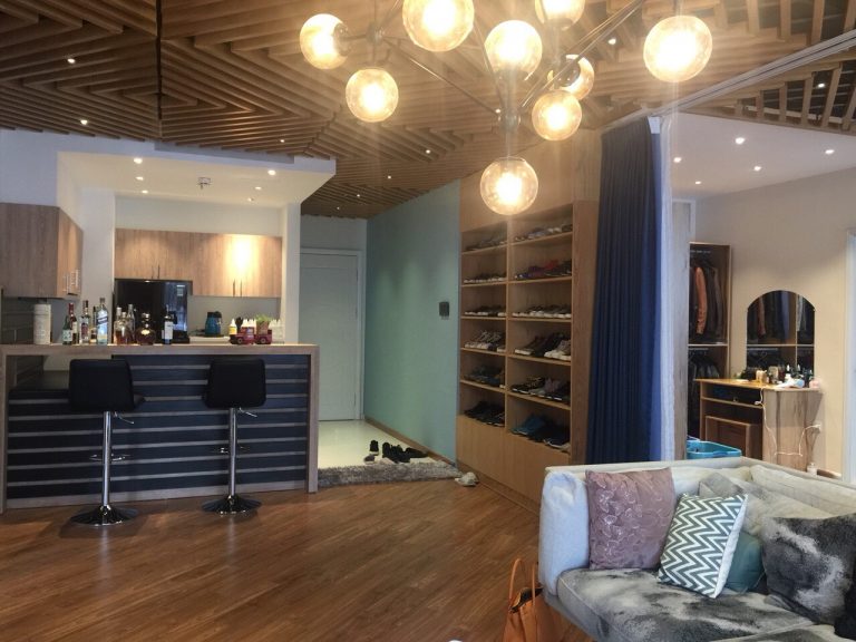 Sảnh, bếp và quầy bar nhà mẫu Mipec Rubik 360