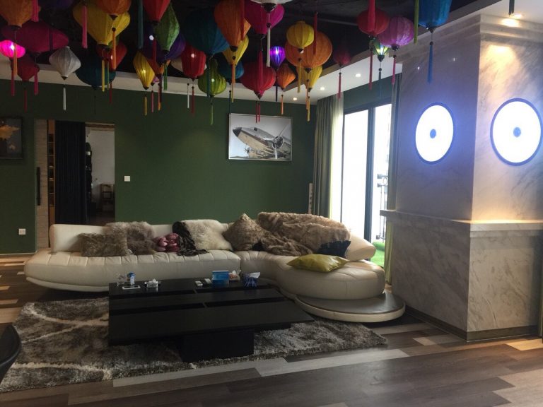 Trang trí phòng khách nhà mẫu Mipec Rubik 360